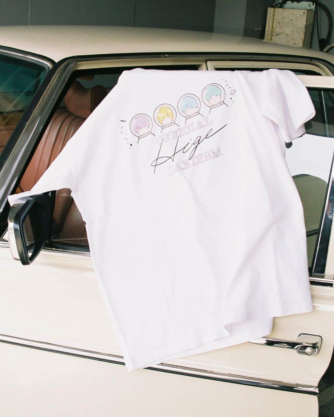 Official髭男dism サイン入りTシャツ Official髭男dism 直筆サイン入りTシャツ
