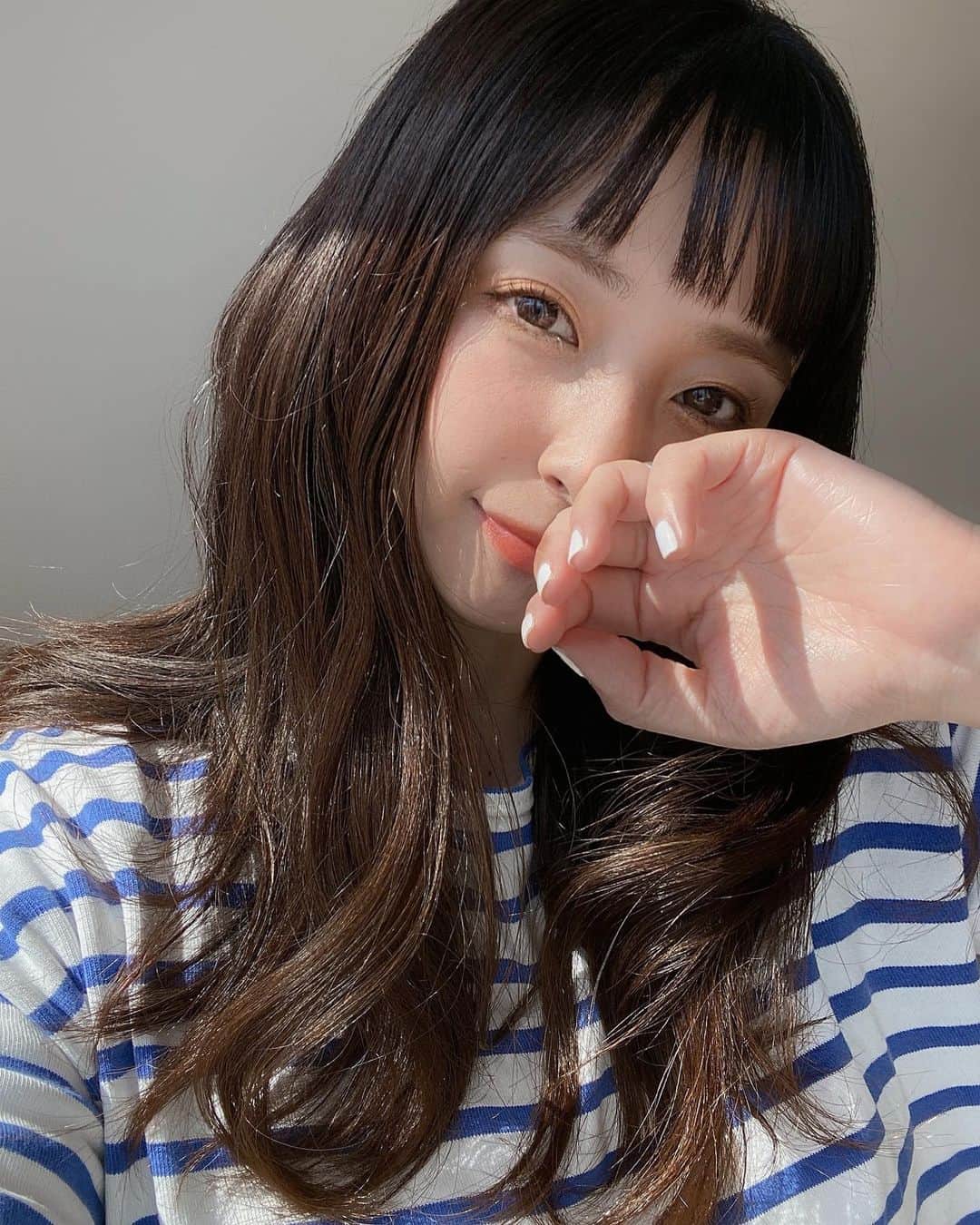 のインスタグラム：「🌼🍊💙 最近目の上は黄色とかオレンジとか黄緑にしたい日が多いです🍃 春だなぁ〜」