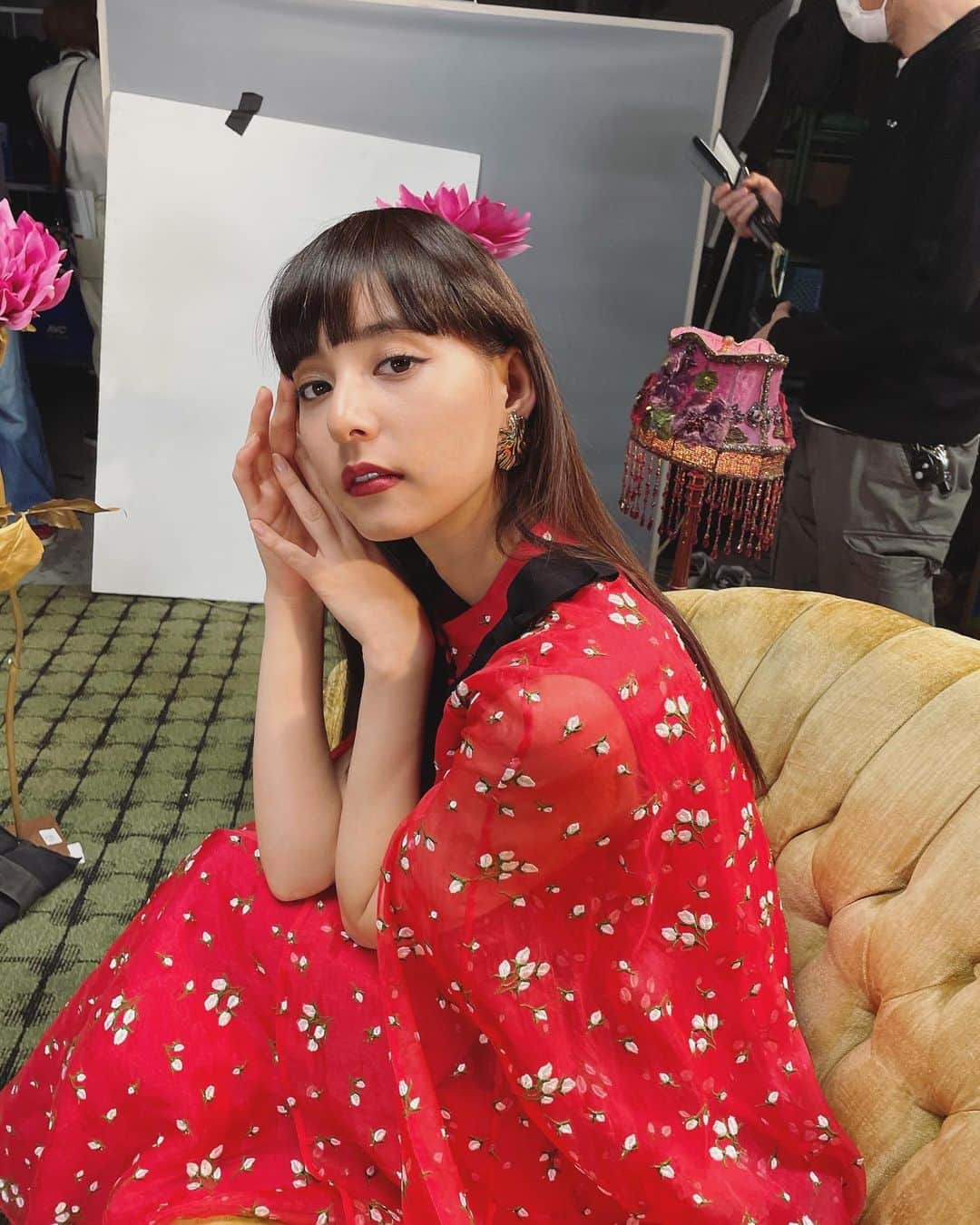 新木優子さんのインスタグラム写真 - (新木優子Instagram)「ZOZOCOSME オフショット📷 K-POPとゴージャスをテーマにしたヘアメイク＆衣装素敵でした♡」3月26日 17時36分 - yuuuuukko_
