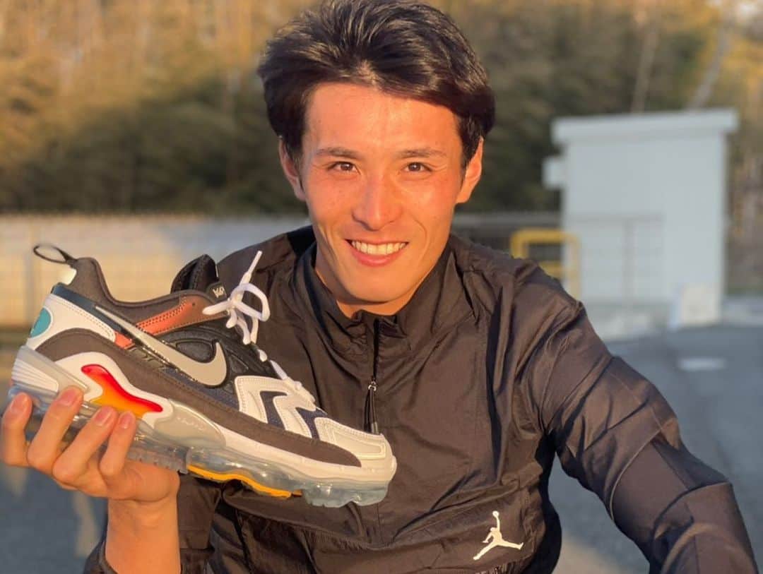 服部勇馬のインスタグラム：「3/26はAirMax Day！！ 今年はAirVaporMaxEvoを履いてます。 どんなシーンでも履けるAirMax シリーズ。 いつも重宝しています、これからもよろしく。  @niketokyo  #airmaxday2021」