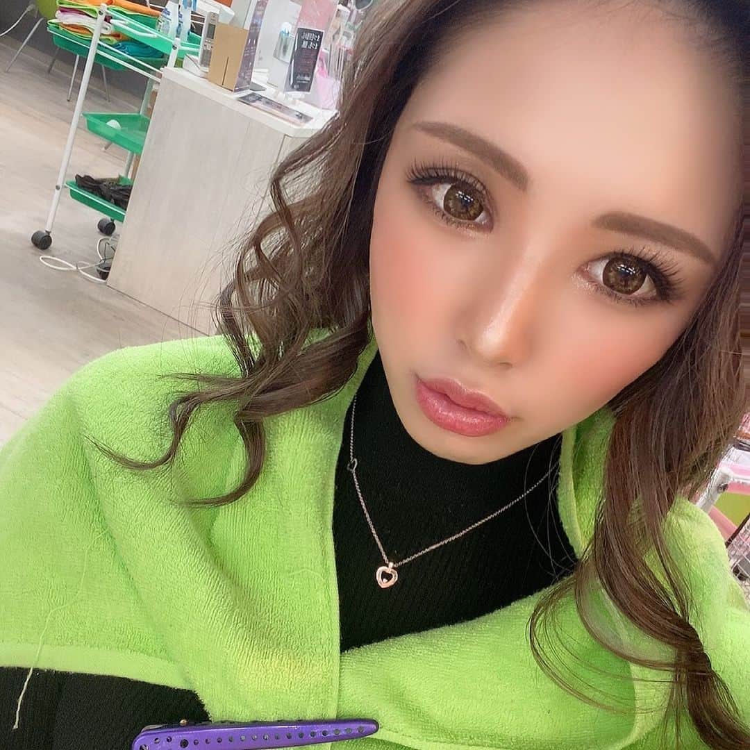 藤咲ひなたのインスタグラム：「おぱよーん❤️ 今日は100%暇な予感なので、お待ちしてます。笑笑 9時にはおります💕💕  P&J 札幌市中央区南４条西３丁目 N-プレイスビル 5F 011-518-1444 💋藤咲ひなた💋  #美脚　#美脚トレーニング　#美脚美尻　#高身長女子　#トレーニング女子　#ノンアルコール　#ミナミ　#国分町　#ピーアンドジェー　#lfl #モデル　#飲み屋　#ススキノ　#かわいい　#ドレス　#いいね　#錦　#中洲　#すすきの　#札幌　#ホステス　#キャバクラ　#キャバ嬢　#起業したい　#バルセロナグループ　#バルセロナ　#ニュークラ　#ニュークラブ」