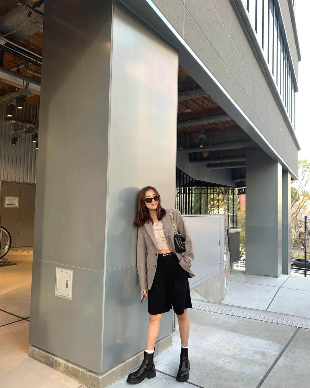 江藤百香のインスタグラム：「😎🌸」
