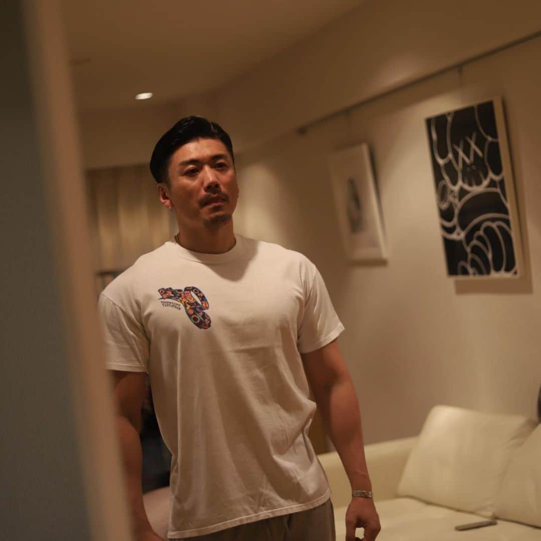 金子賢さんのインスタグラム写真 - (金子賢Instagram)「好きなTシャツを着てテンション上げる これが一番😎  #え？コレ何？それでいいんです」3月26日 20時43分 - kenken1019