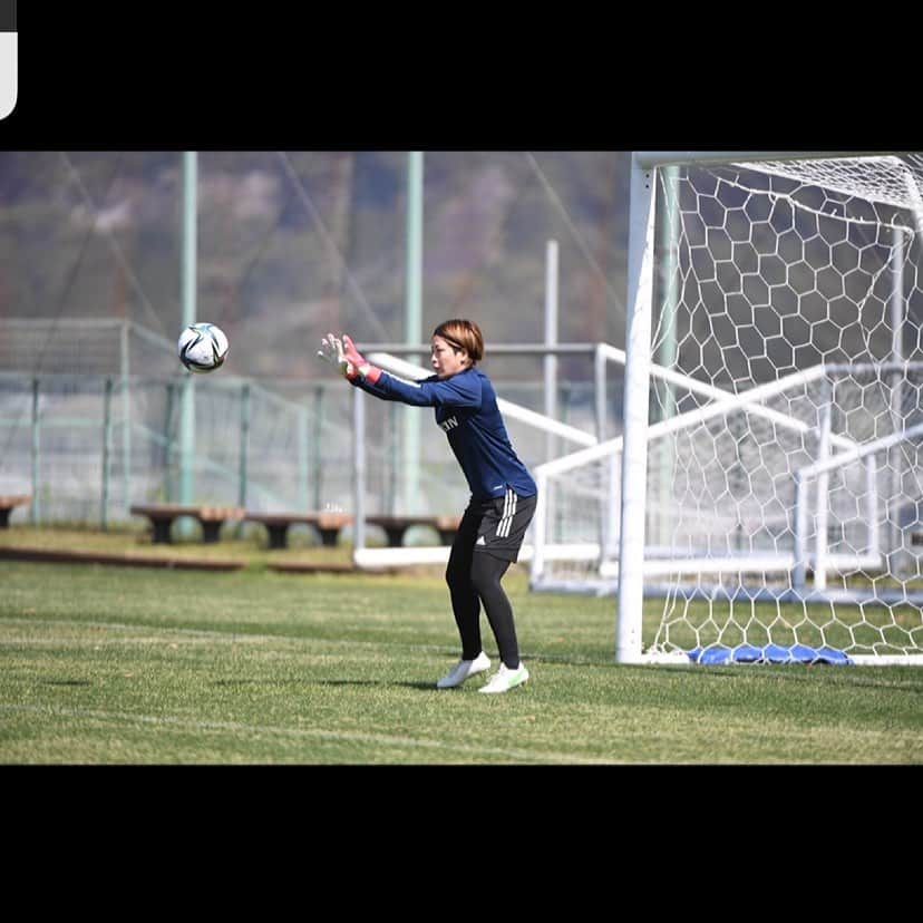 池田咲紀子のインスタグラム：「3/17〜31🇯🇵  なでしこジャパン国内合宿⚽️  in鹿児島県(霧島市、姶良市)  とても素晴らしい環境を整えていただき、 毎日トレーニングをしていい時間を過ごせています😊。  本当にたくさんの方のご尽力があって活動できていることに感謝し、 最後まで頑張ります！！！  ©︎JFA/PR  #なでしこジャパン  #tokyoolympic」