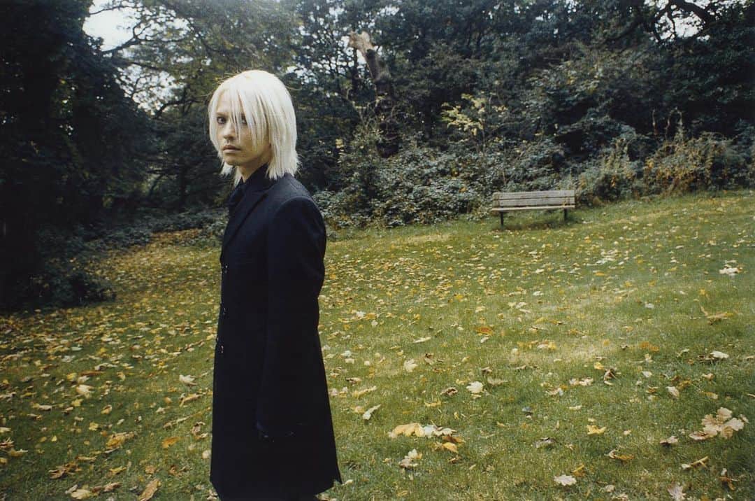 Hydeのインスタグラム：「2001 London  #HYDE #ROENTGEN #london」