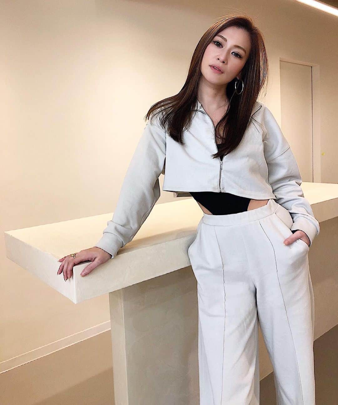 長谷川唯のインスタグラム：「・ ・ ずっとやりたかった中性ストレートを @urban._nagoya でしてもらったぁ〜🙈💕ほんと綺麗になりすぎて嬉しすぎる😍✨✨  ・ ・ 髪質改善できて良かった😭🙏🏻✨ストーリーにも載せるね🤍  ・ ・ #hair #ヘアカラー #newhair #ヘアー #中性ストレート #nagoya #me #today #ヘアスタイル #happy #instagood」