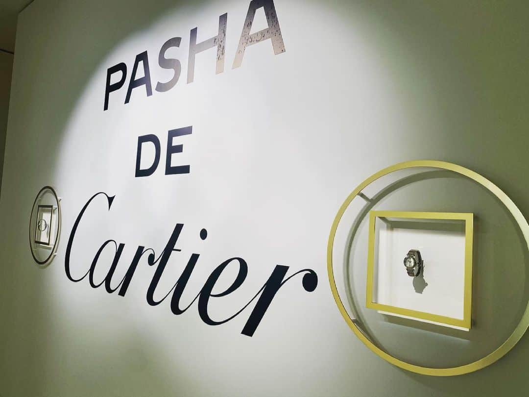 榊原みゆくさんのインスタグラム写真 - (榊原みゆくInstagram)「【PASHA DE CARTIER】 @cartier   Dive to Cartier   カルティエの世界観に♬  #cartier #pashadecartier #pasha #popupshop #popupstore #osaka #shinsaibashi #心斎橋 #カルティエ #パシャ #時計 #photography #followｍe   Coat @jilsander  Shoes @sergiorossi  Tops @afartefact  Bag @fendi  Watch @cartier」3月27日 0時28分 - miyukuscarab