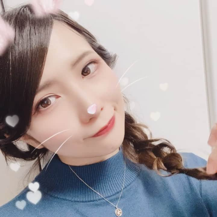 藍澤慶子のインスタグラム：「毎日ヘアメイクさんにセットしてもらえるはぴー(*´˘`*)♥ #女優も自画撮り #actress #model #japanese #インデシ #昭和 #金森家 #金森縷吏 #ヘアメイクさん #魔法」