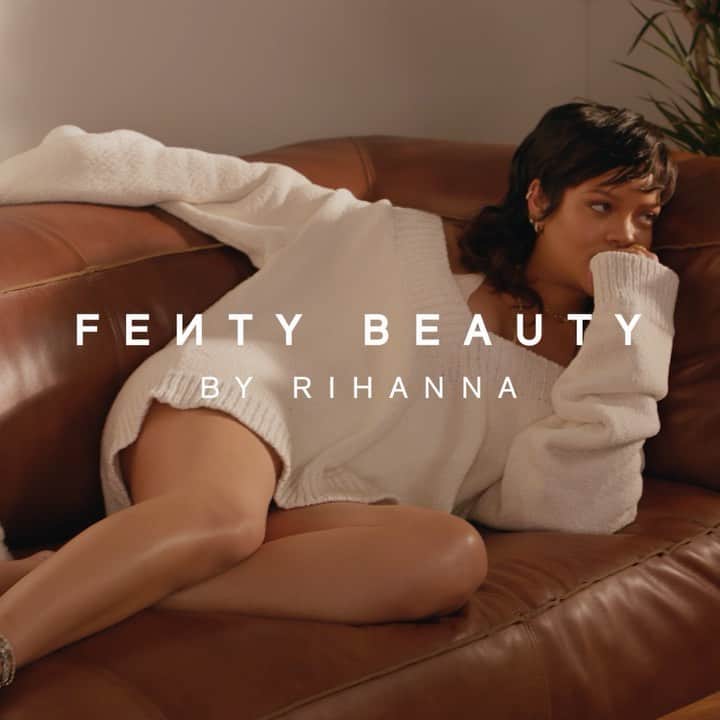 のインスタグラム：「The way y’all skin bout to be litty! I hate taking too long for zoom meetings and dem early FaceTimes 😜!! Get into this new @fentybeauty #EazeDrop Blurring Skin Tint for that instantly smooth, blurred skin. Pick it up now at fentybeauty.com, @sephora, @bootsuk & @harveynichols.」