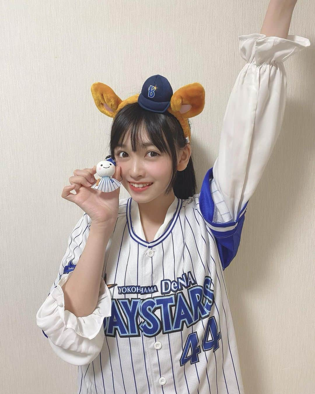 AIRIのインスタグラム：「プロ野球開幕⚾️ ベイスターズがんばれ！！！！ . .  #PiXMiX #アイドル #idol #偶像 #かわいい #ユニフォーム #野球 #野球女子 #横浜 #ベイスターズ #キャップ #ハマスタ #高校生 #くま #野球好き #kawaii #Uniform #baseball #cool #Yokohama #followme #棒球 #运动 #可爱い  #BayStars #てるてる坊主」