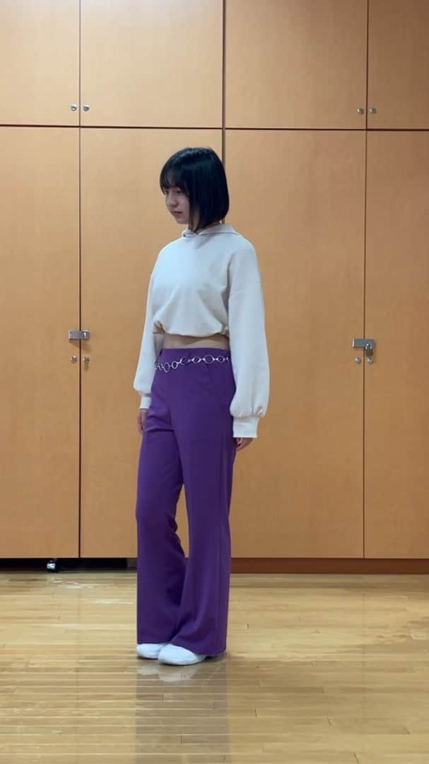 戸羽望実のインスタグラム：「Knock/ASTRO 踊ってみました～～👯 頑張って、かっこよくしてみたのでぜひ、何回もご覧下さい👀✨ 感想はコメントに残してくださいねっ！ ちゃんとみます🤍  #ASTRO #踊ってみた #knock #中学生 #ダンス動画  #ダンス」