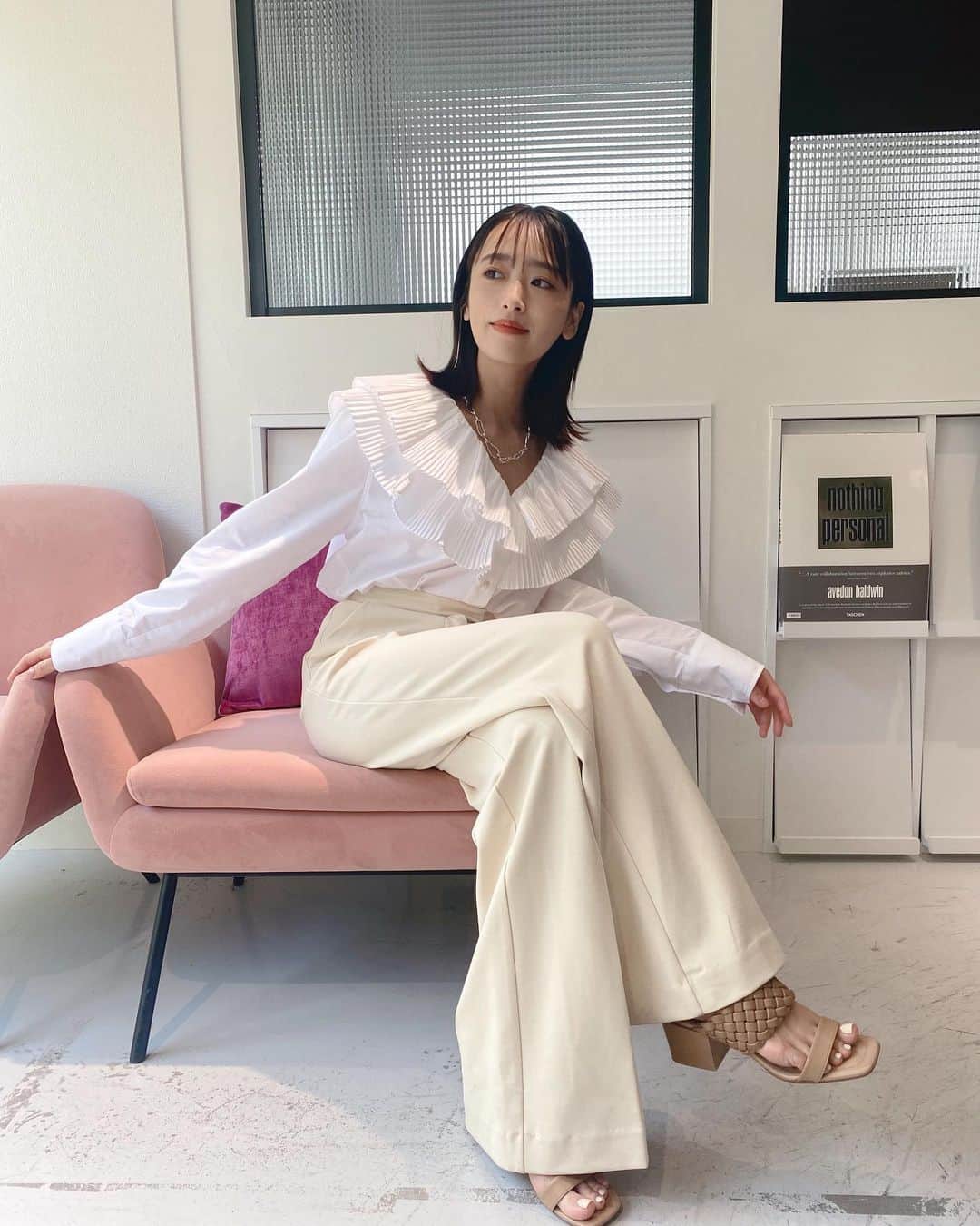 近藤千尋のインスタグラム：「今日はイオンカードTGCデザイン オンラインイベントでした😍💖 抽選で選ばれた方々と オンライン上でも目を合わせてお話ができたことが嬉しかったなぁ… メイクセミナーや 事前に私が皆さん一人一人の コーディネートを考えて 全身プレゼントさせていただいた 企画などをしました🙋‍♀️❤️ 喜んでもらえて嬉しかったなぁ☺️♬  また、すぐにお会いしましょう♥️☺️」