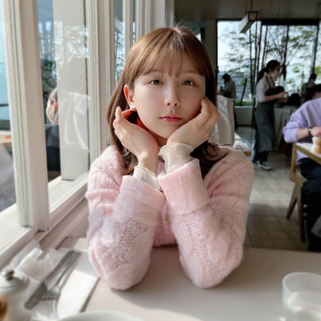 ひよんのインスタグラム：「😗😷 ㅤㅤㅤㅤㅤㅤㅤㅤㅤㅤㅤㅤㅤ 顔うす🥸 花粉症だし撮影ない日は ほぼ毎日すっぴん。 すっぴんだとたぬき顔感..🦦笑 ㅤㅤㅤㅤㅤㅤㅤㅤㅤㅤㅤㅤㅤ @billsjapan は相変わらず美味しかった💓🥞 ㅤㅤㅤㅤㅤㅤㅤㅤㅤㅤㅤㅤㅤ #ひよん」