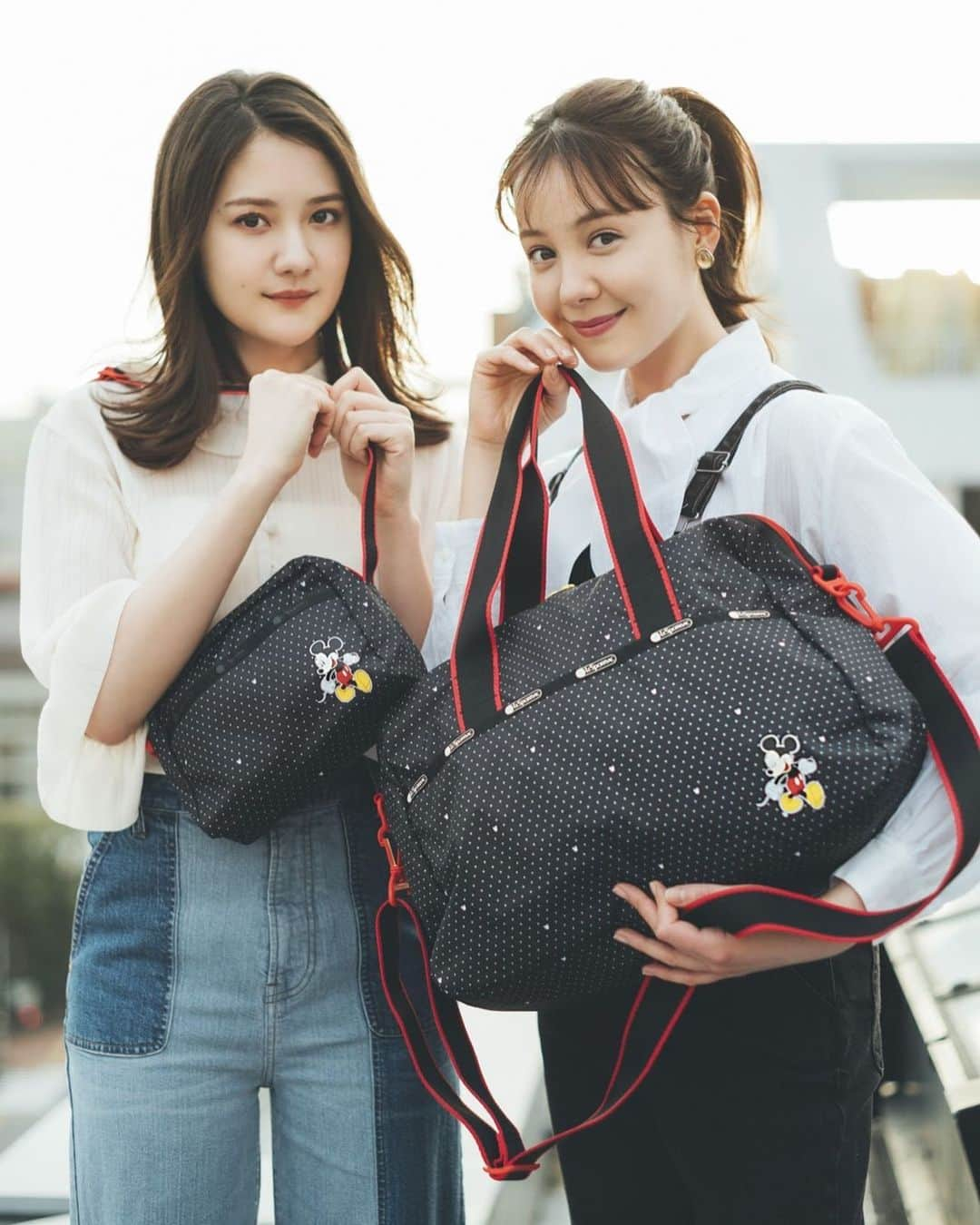 トリンドル玲奈さんのインスタグラム写真 - (トリンドル玲奈Instagram)「LESPORTSAC COLLECTION BOOK 本日発売です☺︎  瑠奈と出させていただいてます！  もし良かったら見てください🙆‍♀️✨」3月27日 13時13分 - toritori0123