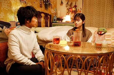 『モコミ～彼女ちょっとヘンだけど～』テレビ朝日公式さんのインスタグラム写真 - (『モコミ～彼女ちょっとヘンだけど～』テレビ朝日公式Instagram)「【💐あと6時間🐍】  💐🌷🌼🌺🌸  🐻 #モコミ 💐 🐻第9話放送まで💐 🐻#あと6時間 💐  💐🌷🌼🌺🌸  モノと話せなくなった清水萌子美（#小芝風花）。  平気なふりをするも、内心は不安が大きくなるばかり。  岸田佑矢（#加藤清史郎）に支えられ 何とか気持ちを落ち着かせるが…？  千華子(#富田靖子)は、観(#橋爪功)の"嘘"に気がつき、猛然と腹を立てる。  しかしそれを気にせず観は、伸寛(#田辺誠一)に田舎への移住計画の進展を尋ねる。  一触即発の空気…？  #モコミ #今夜11時🐍」3月27日 17時12分 - mokomi_tvasahi