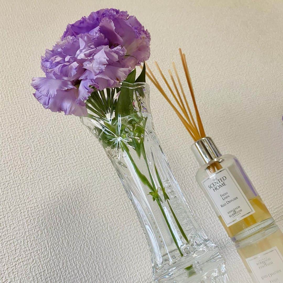 高野渚さんのインスタグラム写真 - (高野渚Instagram)「最近は部屋にお花飾ってます💐  お花をみると心が浄化される気がして気分転換にもなるし、いいなあと。」3月27日 17時38分 - _takanonagisa_