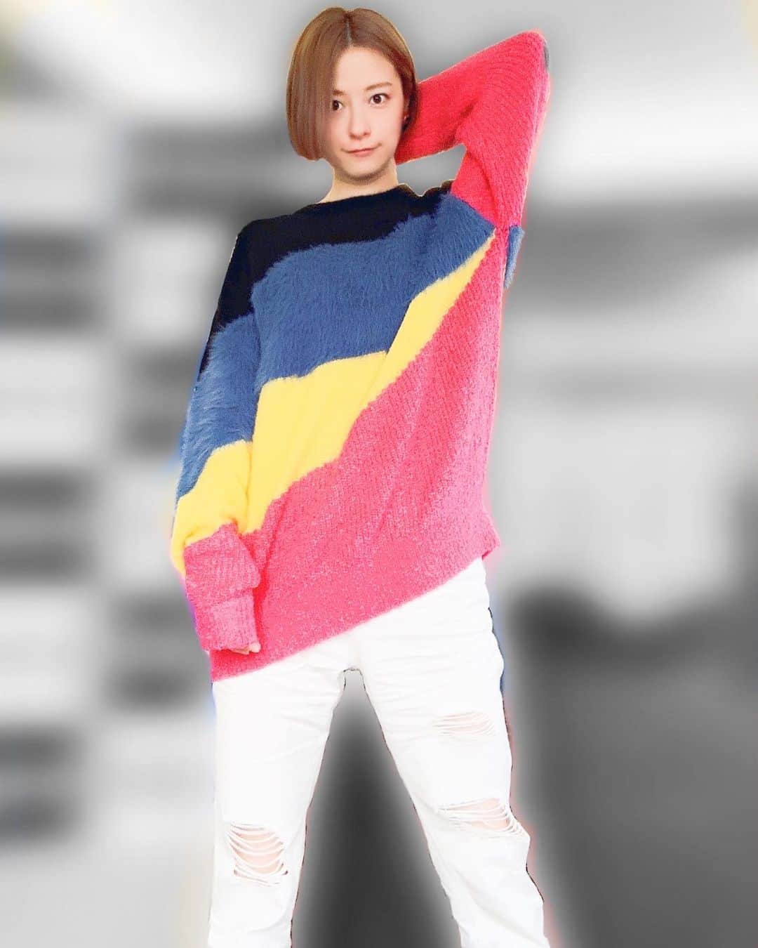 のインスタグラム：「ㅤㅤㅤㅤㅤㅤㅤㅤㅤㅤㅤㅤㅤ #私服戦隊ミヤジマン  ダメージデニム大好きマン😘 ㅤㅤㅤㅤㅤㅤㅤㅤㅤㅤㅤㅤㅤ knit: @jouetie_official  #jouetie #jouetie_ootd  bottoms: @uniqlo_jp #uniqlo  ㅤㅤㅤㅤㅤㅤㅤㅤㅤㅤㅤㅤㅤ #ジェンダーレス女子 #派手服 #派手コーデ #派手髪女子 #派手髪ショート #ボーイッシュコーデ #今日のコーデ #ootd #宮島咲良 #ミヤジマン #ぼっち戦隊ミヤジマン」