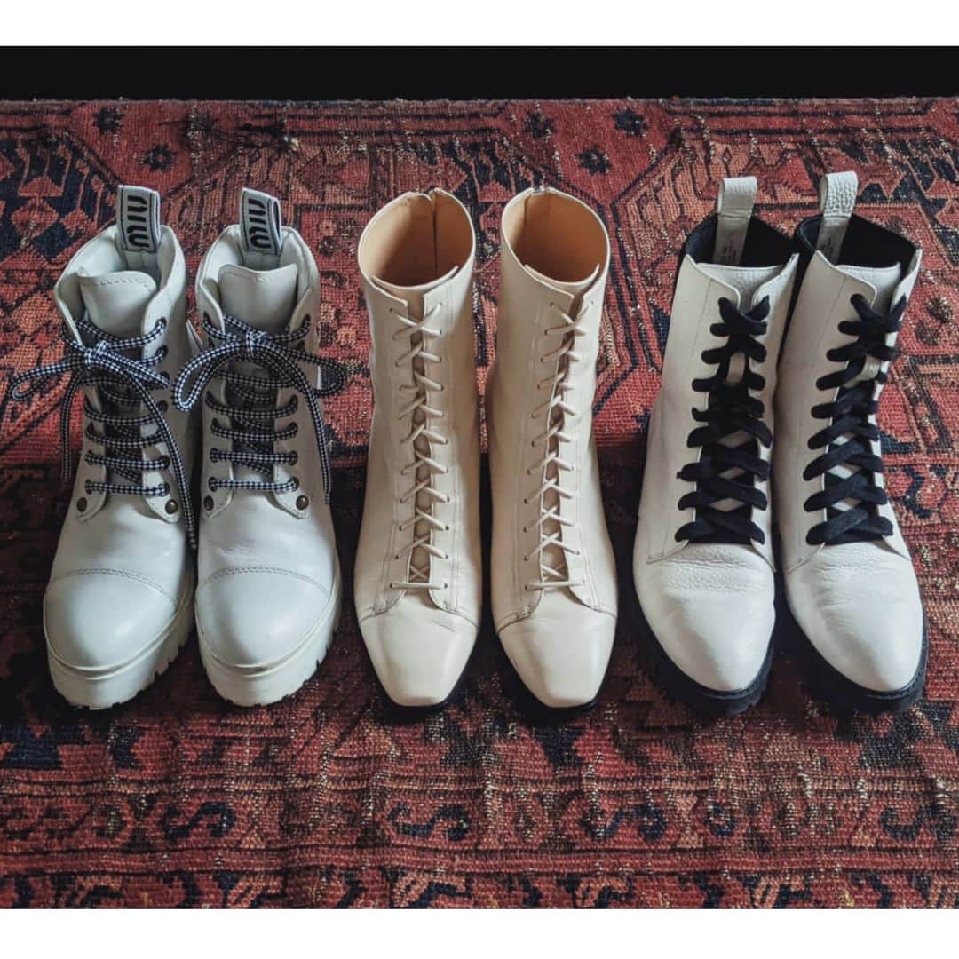 Yoshiko Kris-Webb クリス-ウェブ佳子さんのインスタグラム写真 - (Yoshiko Kris-Webb クリス-ウェブ佳子Instagram)「White boots all year round. 年中活躍するホワイトブーツ。」3月27日 18時30分 - tokyodame