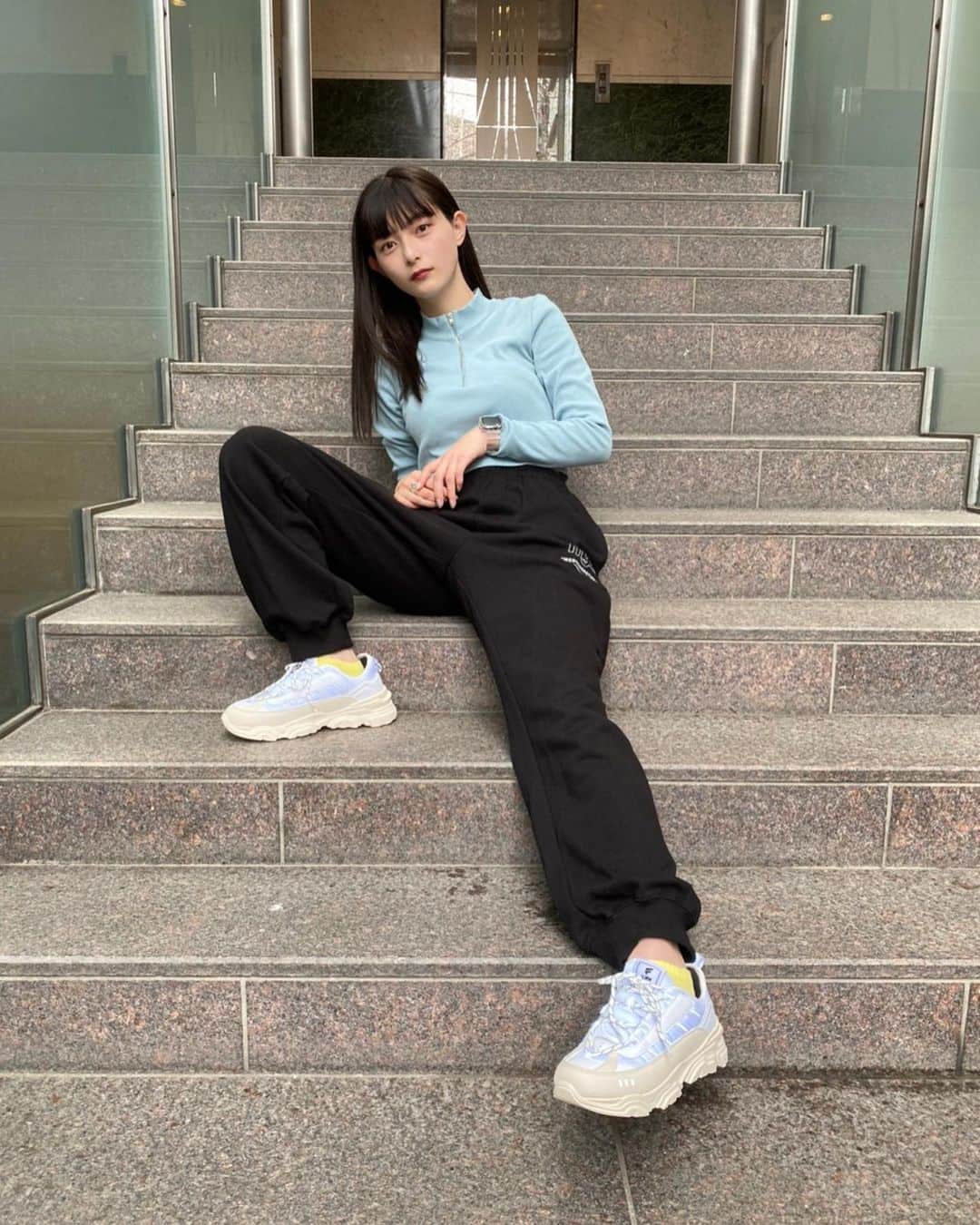 中澤瞳さんのインスタグラム写真 中澤瞳instagram たまにはこういうパンツもいいよね コリカジ 韓国ファッションコーデ メンズライク女子 メンズライクコーデ スニーカースタイル 韓国スニーカー Koricaji Korijyo Kr コリカジアカウントもチェック