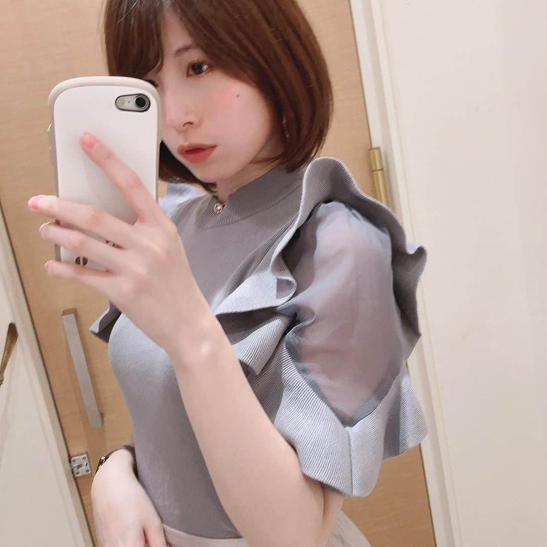 相原みぃのインスタグラム：「自撮り下手くそ…🥲 最近snidelが好きすぎて新作出るたびにチェックしに行ってしまう💦 今日は1枚目のニット買いました🥰     #グラドル #ポートレート #フリーモデル #グラビア #フリーランス #ポートレートモデル #被写体 #撮影会 #写真好きな人と繋がりたい #カメラ好きな人と繋がりたい #くびれ #美脚 #撮影依頼 #仕事依頼 #ミリドル #portrait #shotting #japanesegirl #cute #kawaii #followme #snidel #スナイデル」