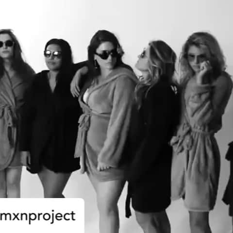 のインスタグラム：「One of my all-time favorite projects working with @theallwomxnproject and @aerie to celebrate that ALL womxn regardless of shape, size, color, age, ability or sexual orientation could be photographed together, un retouched in all their glory. Always thankful for @bonjourclem for including me in this amazing experience.  #womenshistorymonth #fashioninclusionnow」