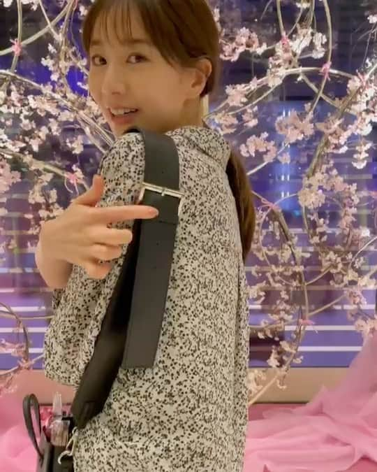 松本恵奈さんのインスタグラム写真 - (松本恵奈Instagram)「田中みな実ちゃんから可愛い私服動画と写真が届いたよー⚪️目の保養にどうぞー🌸 持っているbagは今回のコラボノベルティーです♡ 履いてるshoesもスカートも以前、発売していたclaneのものです⚪️ CLANE×田中みな実コラボは無事、受注生産出来るようになったので是非、この機会にcheckしてみてね！ #clane #田中みな実 #コラボ #受注生産 #スタート #1週間限定」3月27日 22時40分 - ena1123