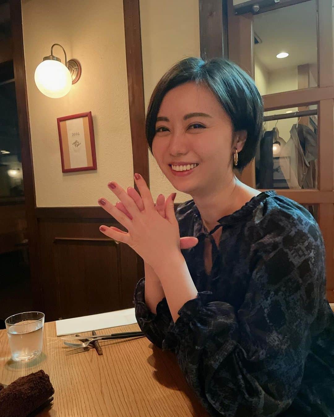 瀧口友里奈のインスタグラム：「久しぶりの姉妹旅でした。。 森の中、喧騒から離れられる静かな場所を選んで🍷 #hidatakayama #japan」