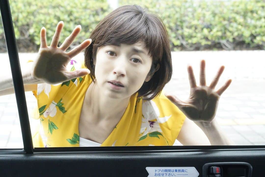 リカ〜リバース〜のインスタグラム：「皆様、第２話ご視聴ありがとうございました💥  ３話完結の #リカリバース 公式的にはホップ、ステップ、ジャーンプ！の流れだと思っています。  なので次回は、大ジャンプが期待されるあのシーンが待ってます！ とりあえずミートソース食べて待っておきましょうか🍝  公式HPでは原作本プレゼントキャンペーンやってます！  #オトナの土ドラ　#リカリバース　＃高岡早紀」