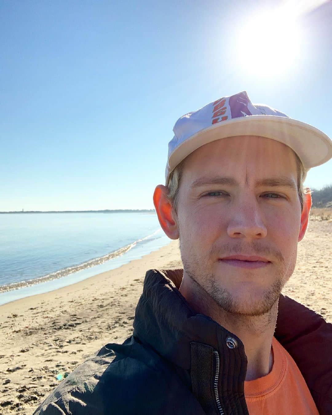 テイラー・ペンバートンのインスタグラム：「Anotha trip around the sun, etc, etc, etc. Thanks for all the bday wishes!! 🥰😘🥳」