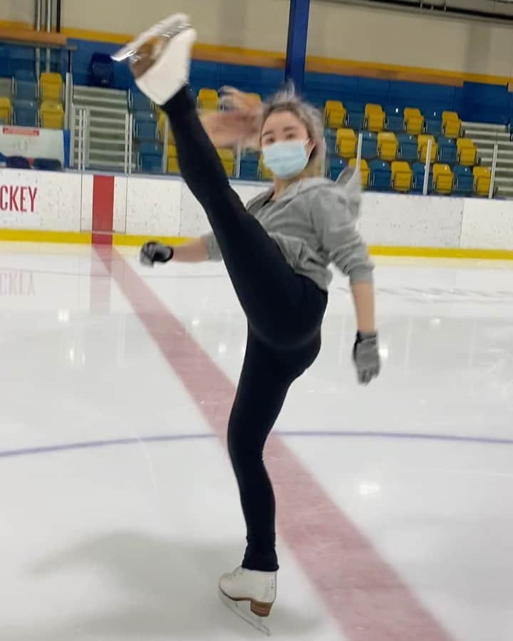 Megan Yimのインスタグラム：「I had an absolute blast choreographing this fun Juvenile Ladies Program ♥️   Choreographer: Megan Yim   #figureskating #figureskater #figureskate」
