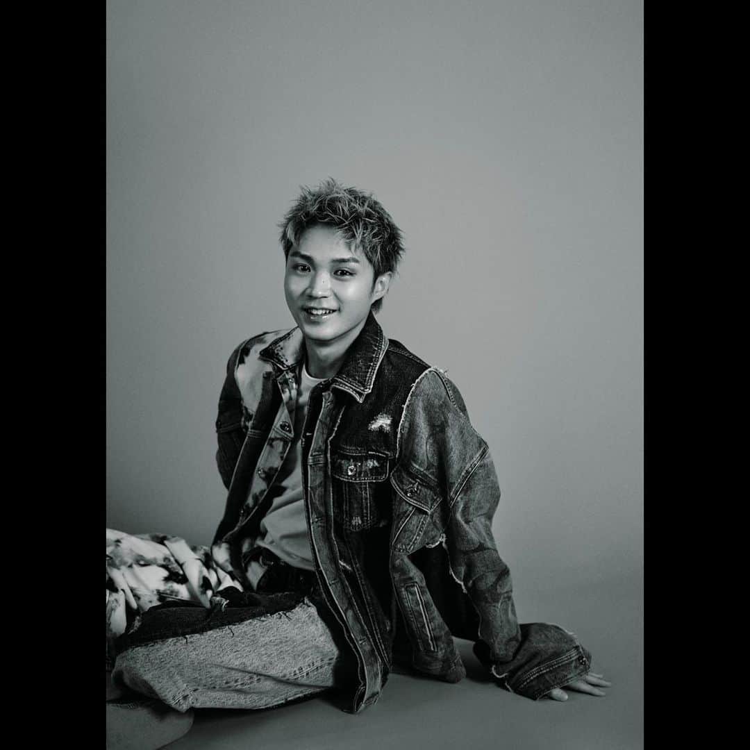 磯村勇斗のインスタグラム：「.  25ans 5月号 （3/27発売）  Photo by haku  @25ansjp」