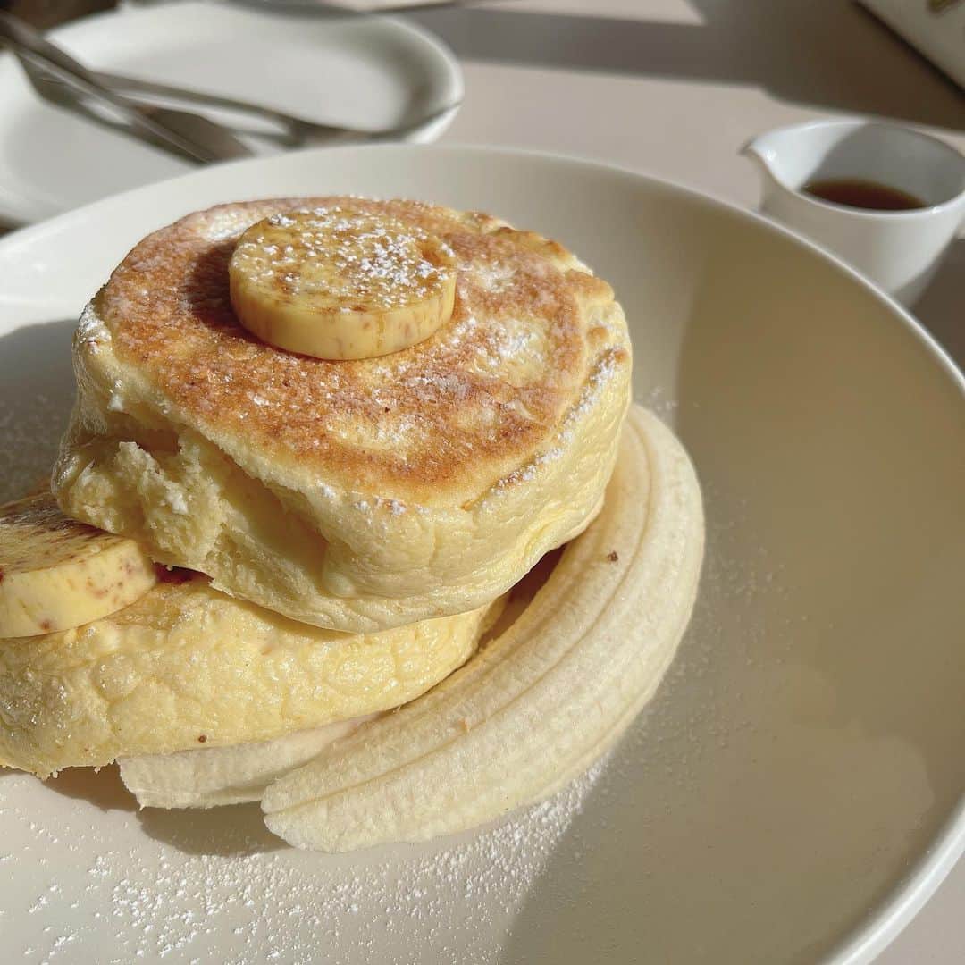 ひよんのインスタグラム：「🥞🍯 ㅤㅤㅤㅤㅤㅤㅤㅤㅤㅤㅤㅤㅤ パンケーキたべたい パンケーキたべたい~♪ ㅤㅤㅤㅤㅤㅤㅤㅤㅤㅤㅤㅤㅤ 美味しそうに撮れたから、 みんなにおすそわけ☺️🥞💓 ㅤㅤㅤㅤㅤㅤㅤㅤㅤㅤㅤㅤㅤ #ひよん」