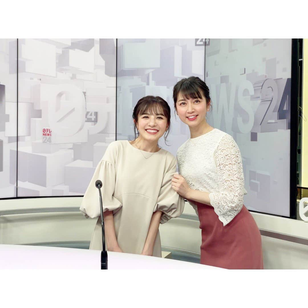 小菅晴香のインスタグラム：「・﻿ ずっとテレビを見て憧れてきた、ちひろさん🧸💕﻿ ﻿ AbemaTVで初めてご一緒させて頂いてから﻿ 公私共に仲良くしてくださって嬉しいです🥲🧡﻿ ﻿ 「こすげちゃん」って話しかけられるたび﻿ ときめいておりました笑﻿ （写真もくっついてもらって照れてる‼︎笑）﻿ ﻿ 可愛くて優しくて何時間でもお話聞いてくれて、﻿ お仕事に対する姿勢はキャスターの鏡🎤﻿ 幅広い分野で活躍されるちひろさんは永遠の憧れです✨﻿ ﻿ 同じタイミングでご一緒できて幸せでした💕﻿ ありがとうございました😆💓﻿ ﻿ また、定期的に遊んで頂くつもりです‼︎笑﻿ ﻿ ﻿ ﻿ #憧れの先輩 #ありがとうございました #これからもよろしくお願いします #撮影のときだけマスクを外しています」