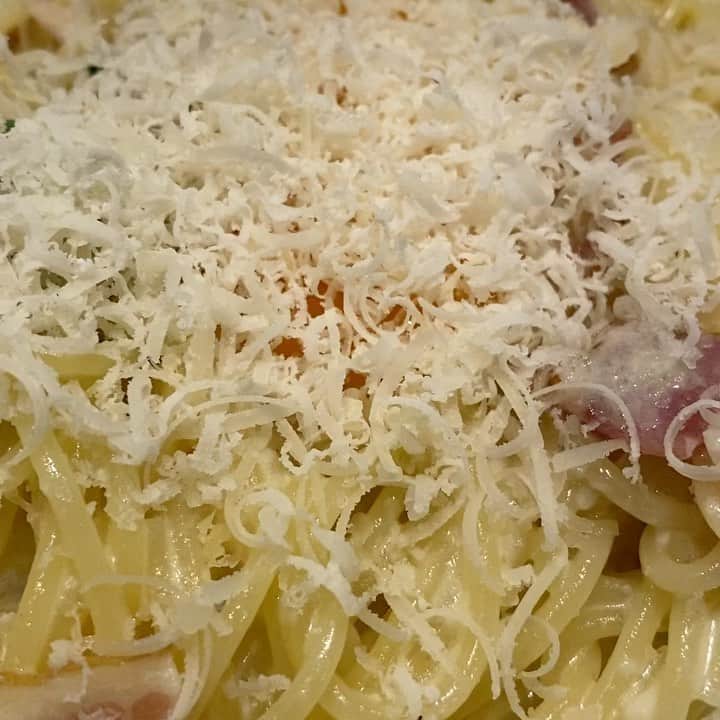のインスタグラム：「深夜にエロい動画お届けします。  #カルボナーラ」