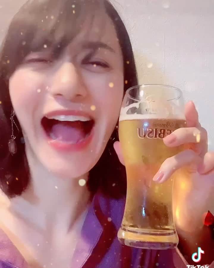 小板奈央美のインスタグラム：「思い立ったが吉日！ #tiktok 始めました🙌 ・ 主に#ビール女優 @koitanaomi.beer  関連でアップしていきます🍺❤️ ・ ・ 気軽にいつでも一緒に乾杯しましょ♬ ・ ・ という事で、tiktokやってる方フォローお願いします🙏 ・ ・ #小板奈央美 #女優 #ダンサー  だけど#ビール に生かされてます❤️」