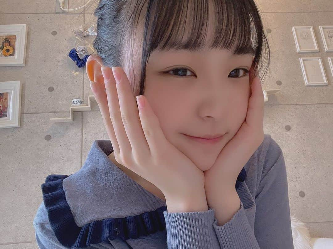 Hinataさんのインスタグラム写真 - (HinataInstagram)「. . 明日のYouTubeライブ楽しみだなぁ〜🥰 . 【ひなたチャンネルYouTubeライブ】 3/29(月)AM10:00～ ひなたチャンネルにてYouTubeライブ配信します ※クラージュクリエーターズのメンバーも参加予定だから 是非チェックしてね💫 . . #初 #YouTubeLIVE #楽しみだなぁ」3月28日 16時40分 - hinachosugram