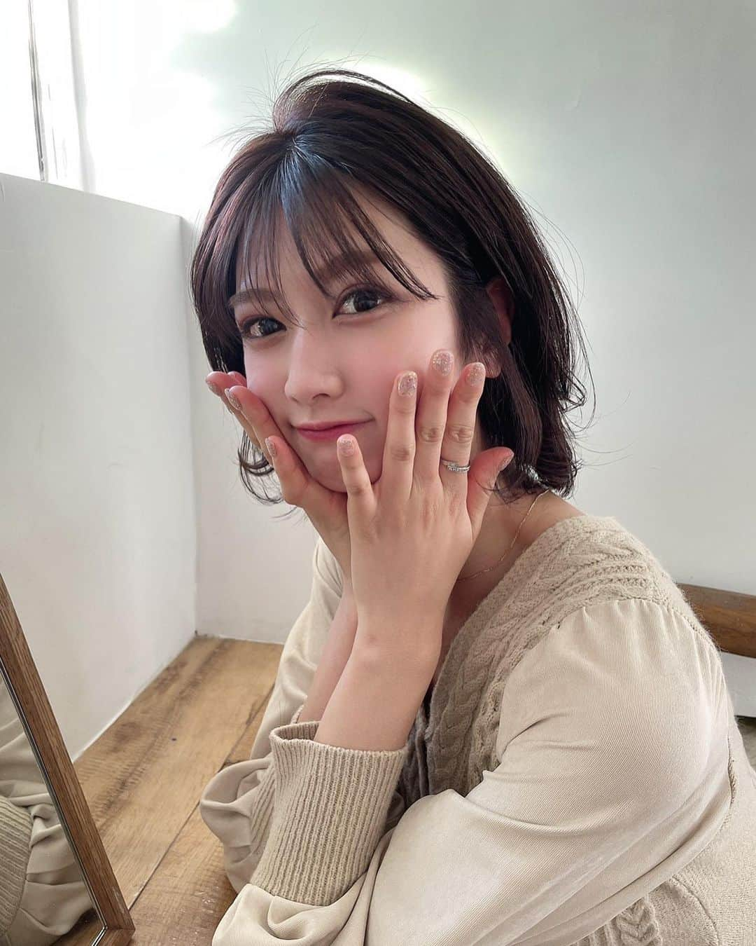 瀧山あかねさんのインスタグラム写真 - (瀧山あかねInstagram)「明るくなりすぎてたので、暗くしてもらいました🍒﻿ ﻿ 暗いけど肌が綺麗に見えて、重くならない且つ赤っぽくならないというお願いを見事叶えてくれた  @logriho1001  ちゃん﻿ さすが。。さすがなのです🤦‍♀️🤦‍♀﻿ ﻿ 暗すぎないから春服も楽しめます🌸」3月28日 17時02分 - takiyama_akane