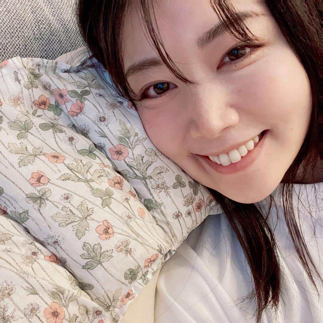 夏目愛美さんのインスタグラム写真 - (夏目愛美Instagram)「素敵なプレゼントも🎁✨  #玄米カイロ #めちゃくちゃあったか〜い♨️ #キャンドル #すんごく良い香り🥺 #はぁ #良き週末🌸」3月28日 17時39分 - manami_natsume