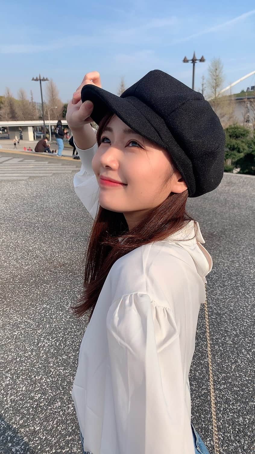 杉浦みずきのインスタグラム：「天気の良い日に公園で散歩🌸 ・ ・ #お散歩　#お散歩コーデ　#ラフコーデ　#カジュアルコーデ　#私服　#桜　　#お花見　#公園　#公園コーデ　#🌸」