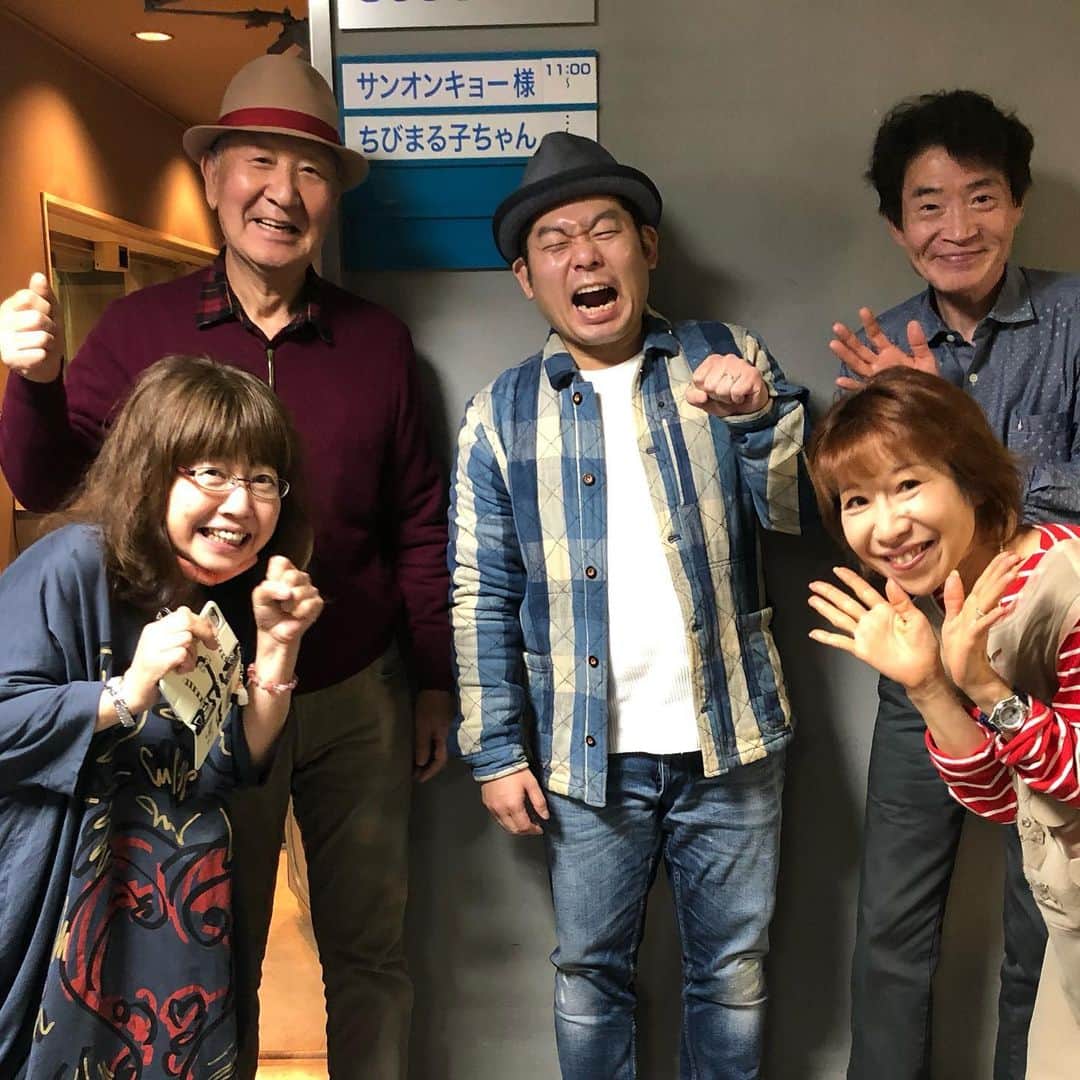 のインスタグラム：「「ちびまる子ちゃん」キートン山田さんお疲れ様でした‼️‼️‼️  写真は2、3年前のもので見学させて頂いた時のものです✨貴重な経験わさせて頂きました‼️ありがとうございました😆  #ちびまる子ちゃん #キートン山田　さん」