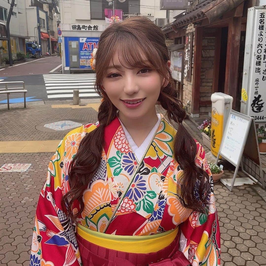 神尾美月さんのインスタグラム写真 - (神尾美月Instagram)「今年の袴は赤にしました🌸  . #instapic#instagood#instafashion#japanesegirl##좋아요그램#인스타그램#팔로우#照片#粉我#ポートレート#写真#レースクイーン#着物#kimono#👘#神尾美月#袴#袴ヘア#hakama」3月28日 18時37分 - mizuki_c0515