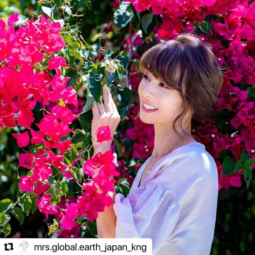 花田美恵子さんのインスタグラム写真 - (花田美恵子Instagram)「ヨガで皆様の健康とBeautyのお手伝いをさせて頂けることになりました💖  とっても身の引き締まる思いでおりますが、本選にベストな状態で臨んで頂ける様、精一杯サポートさせて頂きます！  #Repost @mrs.global.earth_japan_kng with @make_repost ・・・ . 本日紹介するのBeauty Trainingの講師はヨガを担当して下さる、｢花田 美恵子｣先生です。  2009年より４人の子供たちと生活の拠点をハワイに移し、ハワイで初めて受けたホットヨガの魅力に引かれ、以来、趣味で続けたヨガが高じて子供たちと一緒に楽しめるキッズヨガ、RYT200の資格を取得。  日本滞在中は東京を中心に多数店舗を構える痩身エステサロン『Bloom』にてプライベートレッスンを行っています。 　 花田さんのクラスは、Gentle Yoga（ハワイヨガ・ベーシック）と言って、ヨガの基本理念でもある呼吸法と身体のラインに重点を置き、ゆっくりとした動きの中にポーズの正確さを追求するスタイルを展開して下さります。  ヨガは体の不調を整える以外にも、自分と向き合うことが出来るメソッドです。是非ご参加ください。  Ameba  花田美恵子オフィシャルブログ -Kawaii Hawaii - https://ameblo.jp/hanada-mieko/  #MrsGlobalEarthKANAGAWA #MrsGlobalEarthJapan #MrsGlobalEarth #BeautyTraining #花田美恵子 #花田美恵子ハワイヨガ  #花田美恵子ヨガクラス  #ヨガ #YOGA #アシュタンガヨガ  #キッズヨガ #RYT200 #HAWAII #GentleYoga #Bloom #KawaiiHawaii」3月28日 18時37分 - hawaiimieko