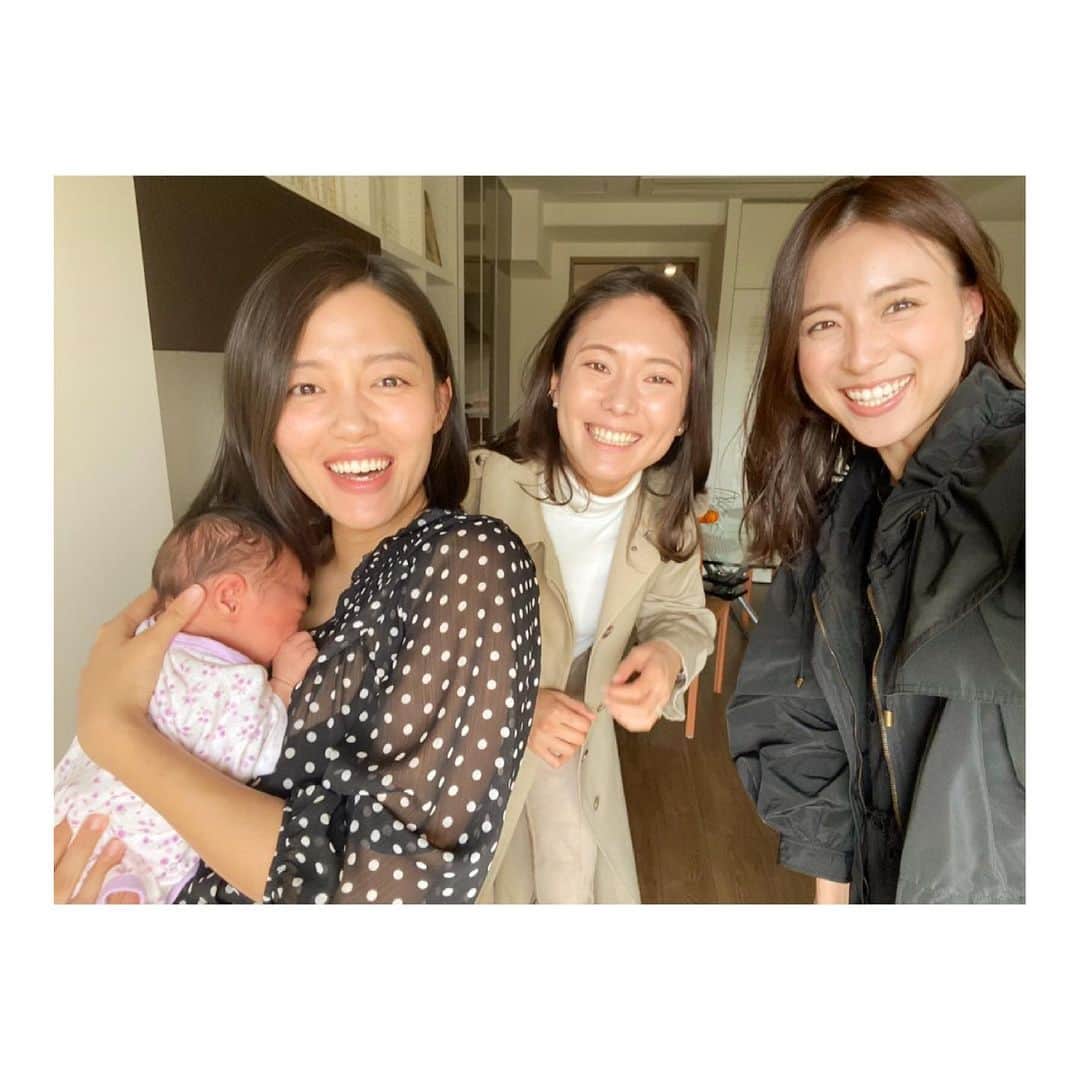 のインスタグラム：「あべゆき出産お疲れ様！ コロナ禍での妊娠出産、 本当によく頑張ったね♡♡♡ 幸せそうなベビーと美しいママのお顔を見たら こちらまでとろけそうでした。  本当に本当におめでとう！  @abe_yuki94  @_yumikobayashi_」