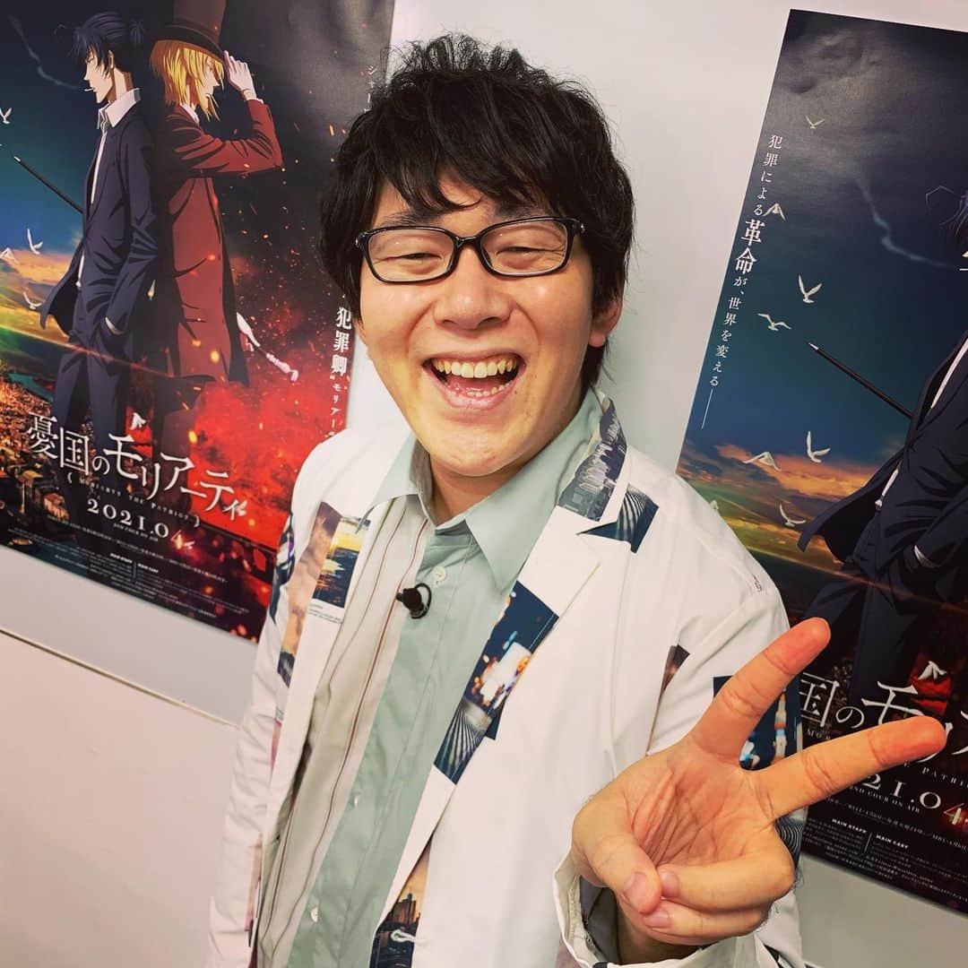 のインスタグラム：「（R） いよいよこのあと19時から❗️ 「憂国のモリアーティ」2クール目オンライン上映会＆キャストトークはじまりまーす🙌🏾 番組詳細はアニメ公式Twitterをご確認ください😇😇😇 #小野友樹 #onoyuki」