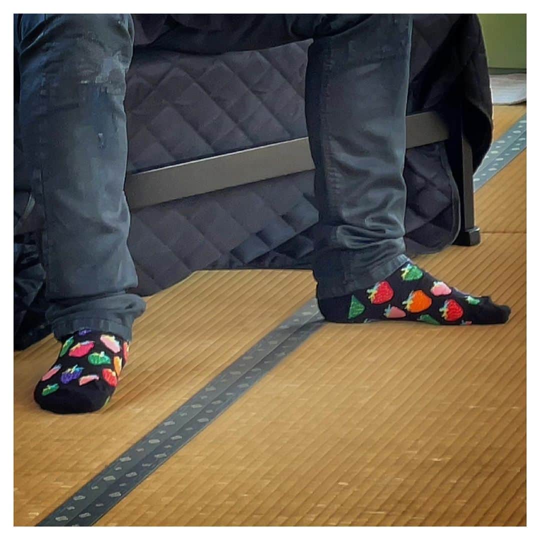 さだまさしさんのインスタグラム写真 - (さだまさしInstagram)「今日の靴下🧦 . #靴下 #さだまさし #sadamasashi」3月28日 19時06分 - sada_masashi