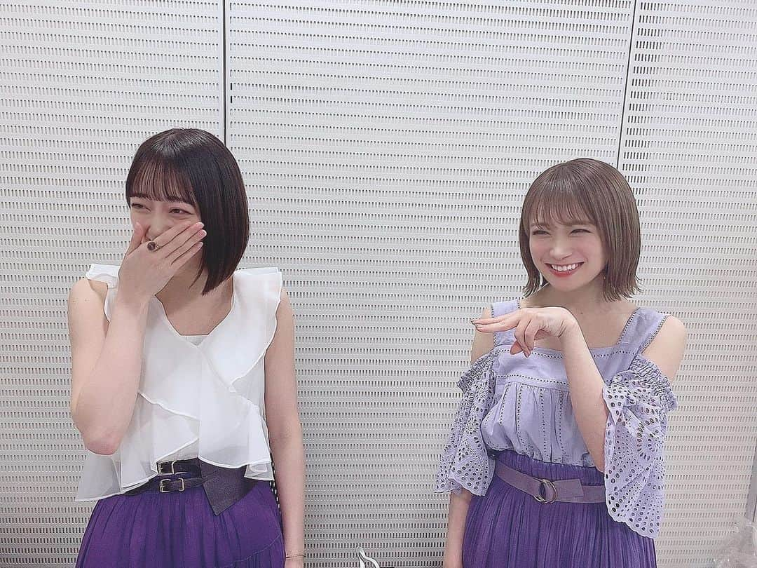 秋元真夏さんのインスタグラム写真 - (秋元真夏Instagram)「.  未央奈卒業おめでとう🌸 バレッタで選抜で一緒に  MV撮った時のこと今でも覚えてる☺️  特に月の大きさ🌙  後輩だけどしっかりしてて 私をいつも正してくれて 笑いのツボが似てるから 2人でもよく笑ってて 未央奈と一緒の仕事大好きだったなぁ  隣に未央奈がいると安心した☺️  卒業しても仲良くしてね🥺 私誘えないタイプだから… 誘ってね🥺🥺🥺笑  これからの道も応援してるよ🦋  #未央奈卒業おめでとう」3月28日 21時18分 - manatsu.akimoto_official