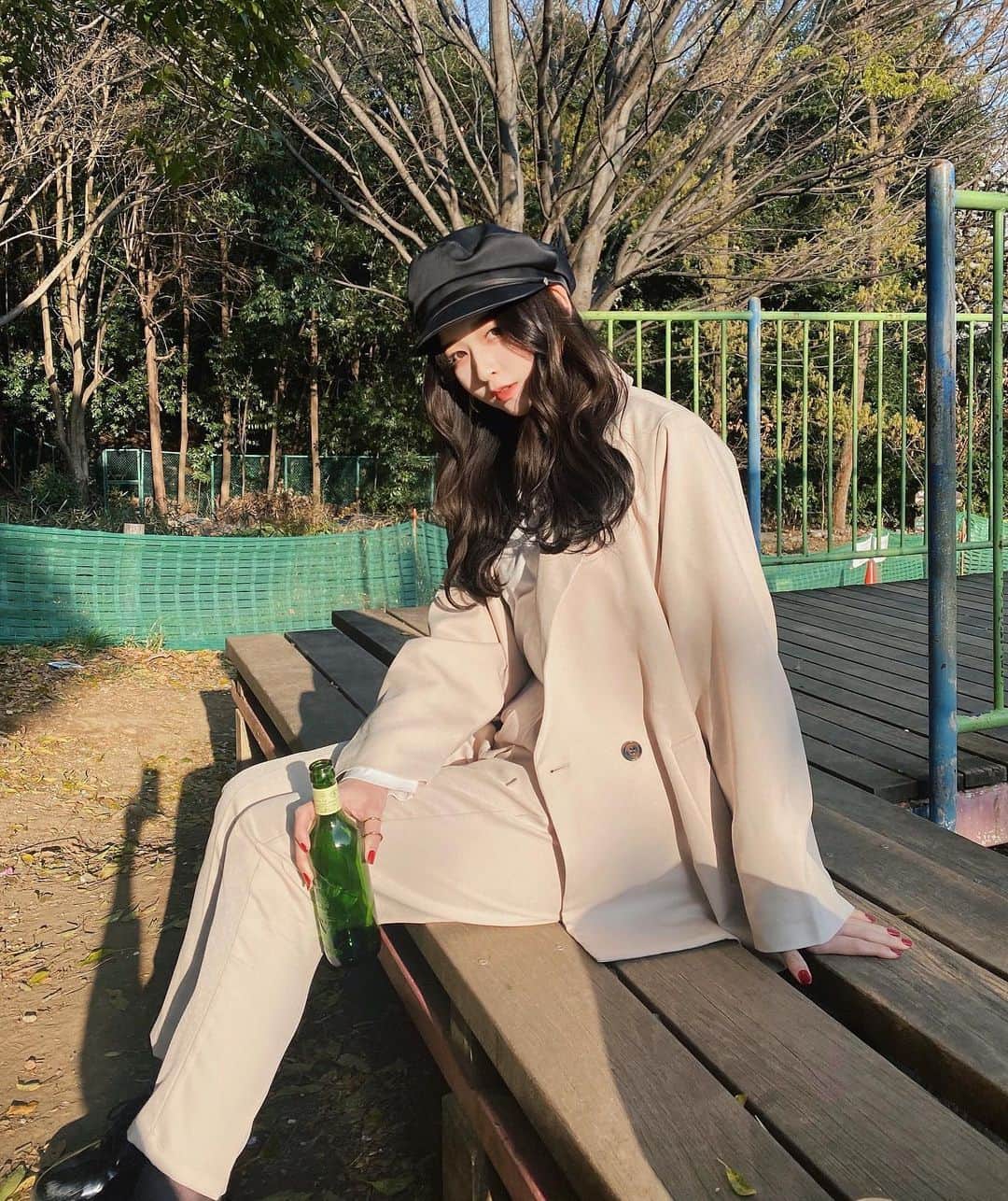 遠藤沙和子さんのインスタグラム写真 - (遠藤沙和子Instagram)「. 花粉と闘ってでも公園でのんびりするの好きやな〜🌵小学生の中ではまだ妖怪ウォッチがアツいらしい。」3月28日 21時26分 - sawakoendo__