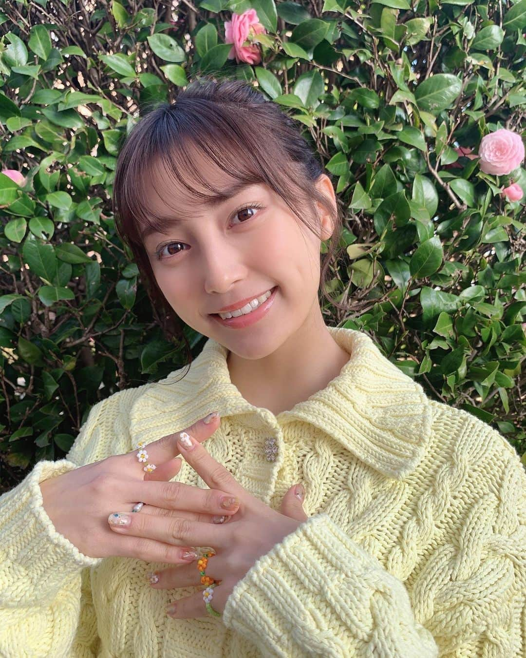 小山リーナさんのインスタグラム写真 - (小山リーナInstagram)「最近黄色い洋服に目がいってしまう🐝」3月28日 21時38分 - rina_koyama_box