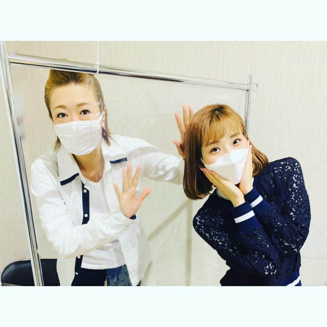 蘭乃はなさんのインスタグラム写真 - (蘭乃はなInstagram)「#ガラコンの旦那さま  私が花組でエリザベートを演じた時にもフランツヨーゼフを演じてらした北翔海莉さんです！  またご一緒できて嬉しいかぎり♡  お稽古場でお話ししていて、突っ込まれたりイジられたりするのも、その感覚が懐かしくて嬉しい(笑)  #宝塚  #エリザベートガラコンサート2021   #北翔海莉 さん #フランツヨーゼフ1世   #ブログでもご紹介しています」3月28日 22時20分 - rannohana_official