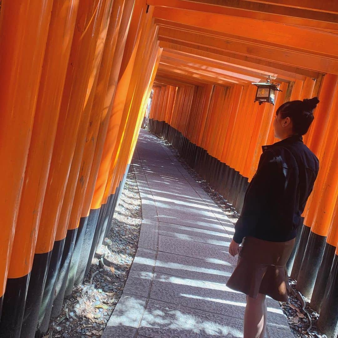 高橋沙織さんのインスタグラム写真 - (高橋沙織Instagram)「京都好き。 デートで行きたい。  #アルミカン高橋 #京都 #伏見 #伏見稲荷大社  #ふしみいなりたいしゃ  #千本鳥居 #⛩」3月28日 22時51分 - arumikan_saorin